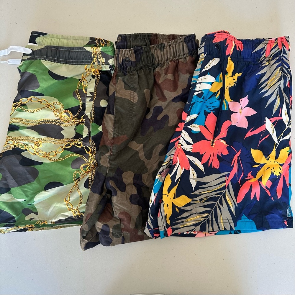 Men’s medium swim trunk bundle